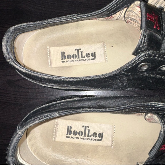 John Varvatos Bootleg Waxed
Canvas Laceless Slip-On
Sneakers men’s size‎ 7.5 - Picture 7 of 10